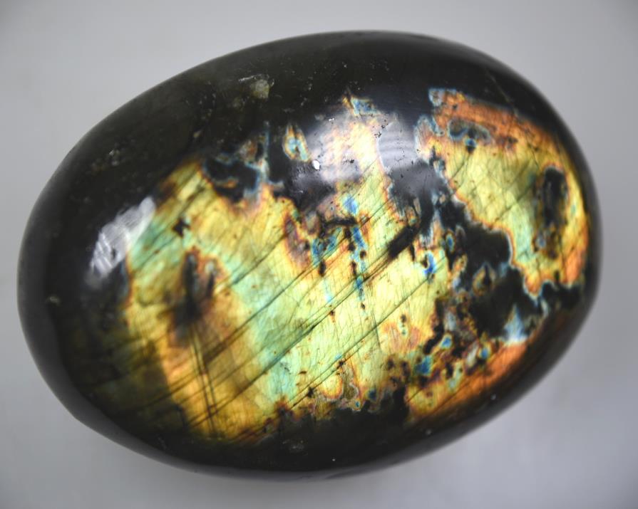 Spectrolite Crystal Pebble Large 7.9cm