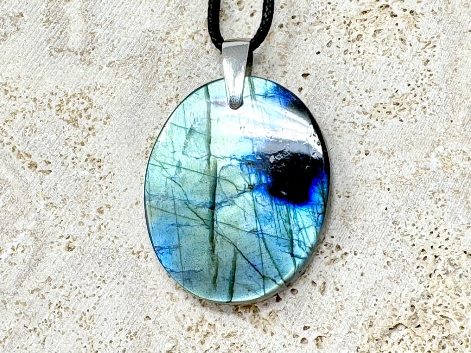 Labradorite Pendant Oval 3.7cm