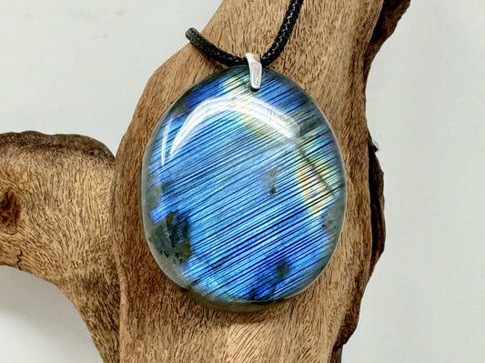 Labradorite Pendant Oval 3.9cm