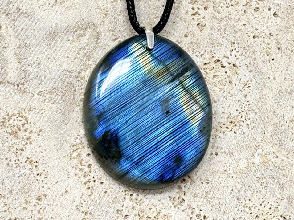 Labradorite Pendant Oval 3.9cm