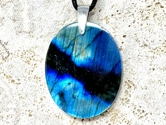 Labradorite Pendant Oval 3.8cm