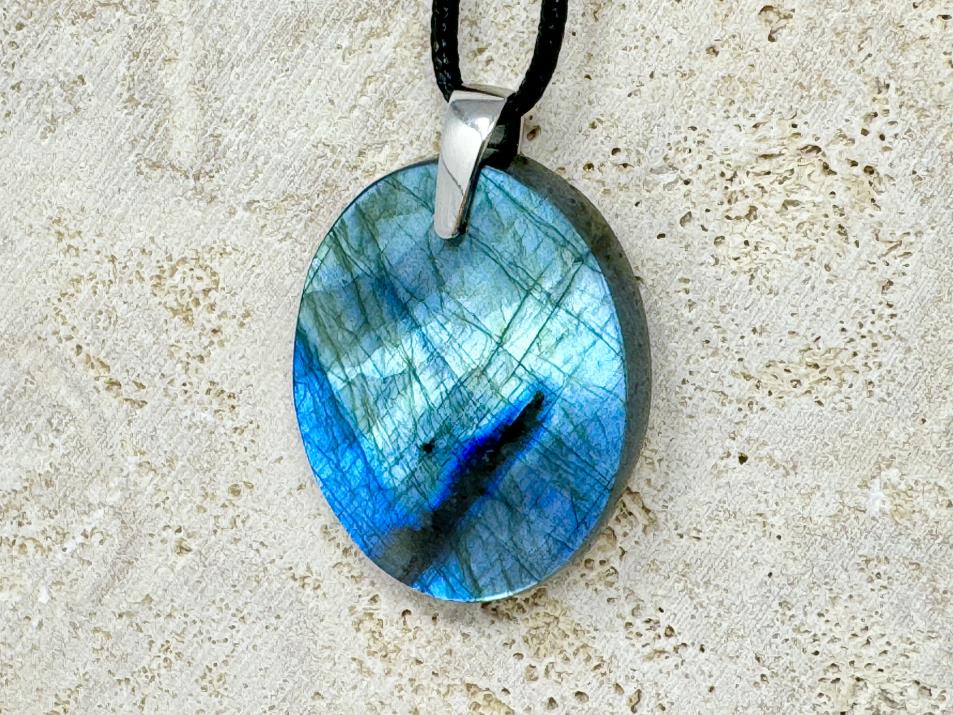 Labradorite Pendant Oval 3.7cm