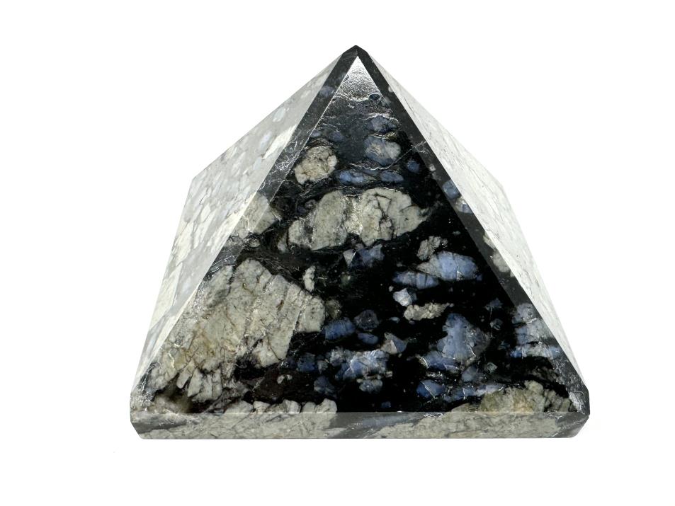 Que Sera Stone Pyramid 6.3cm