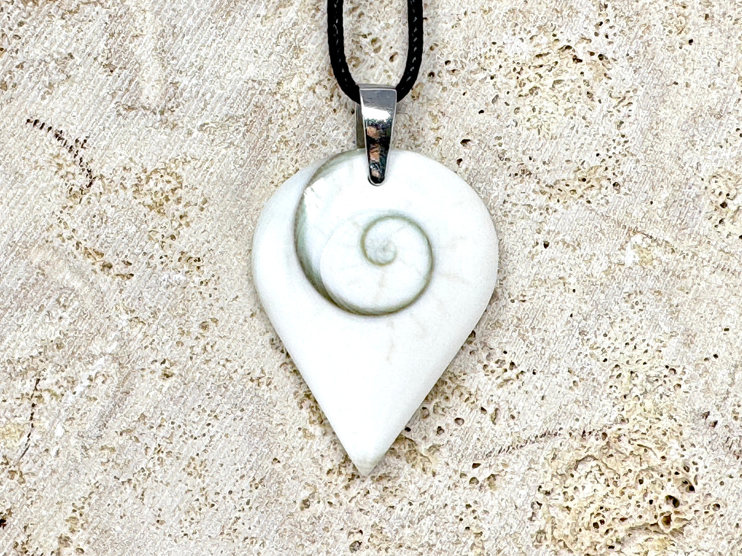 Shiva Shell Pendant Teardrop Shape 4.2cm